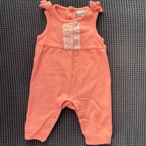 Nicole Miller Orange sherbet color onesie with lace accent - 6mo - EUC
